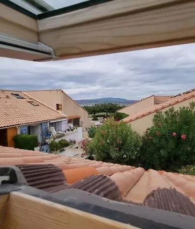 Belle Maisonnette Climatisee Au Bord De Mer, Parking, Port Holiday home