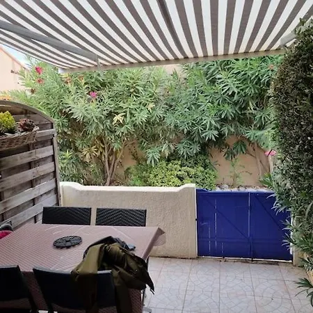 Belle Maisonnette Climatisee Au Bord De Mer, Parking, Port